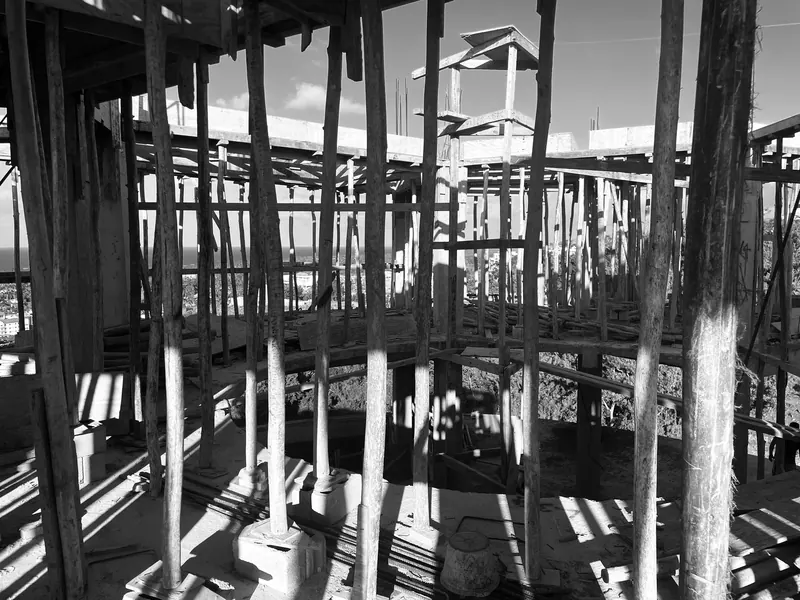 Étaiement en bois sous la dalle